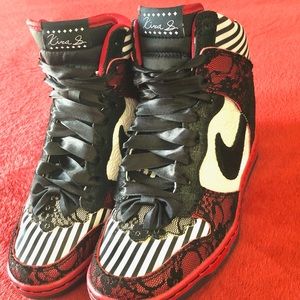 Nike Dunk High Doernbecher 2013 Size 6.5 NEW